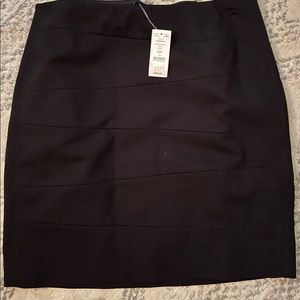 White House Black Market Size 6 Short Ponte Pencil Skirt
